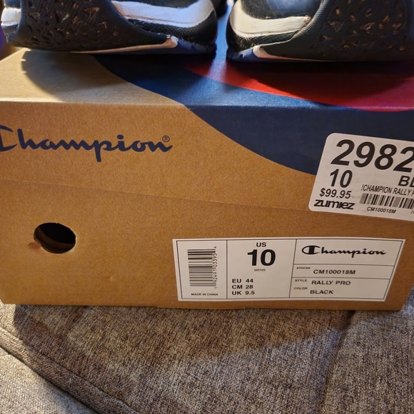 Mens Champion Sneakers - Picture 6 of 6